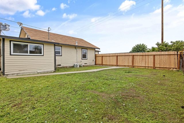 33239 Road 160, Ivanhoe, CA 93235