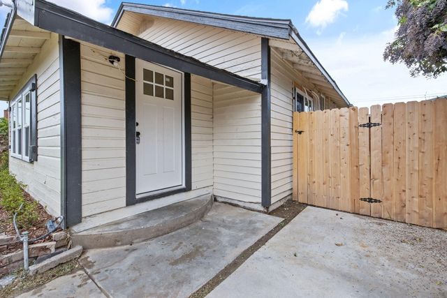 33239 Road 160, Ivanhoe, CA 93235