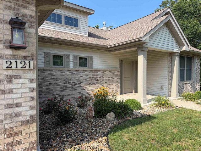 2121 Woodland Estates Drive, Elkhart, IN 46514