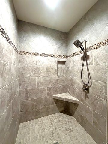 2121 Woodland Estates Drive, Elkhart, IN 46514
