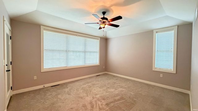 2121 Woodland Estates Drive, Elkhart, IN 46514