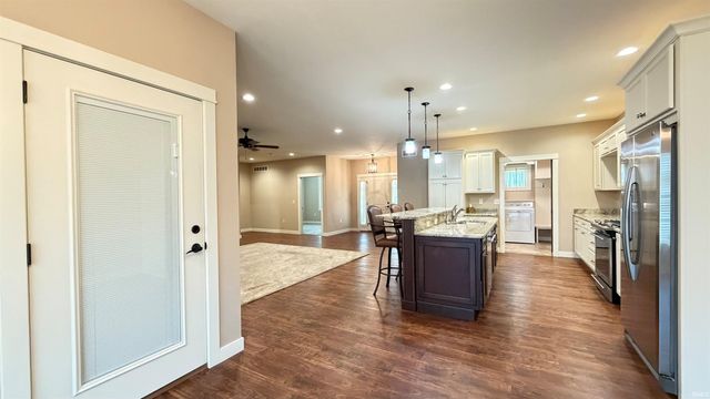 2121 Woodland Estates Drive, Elkhart, IN 46514