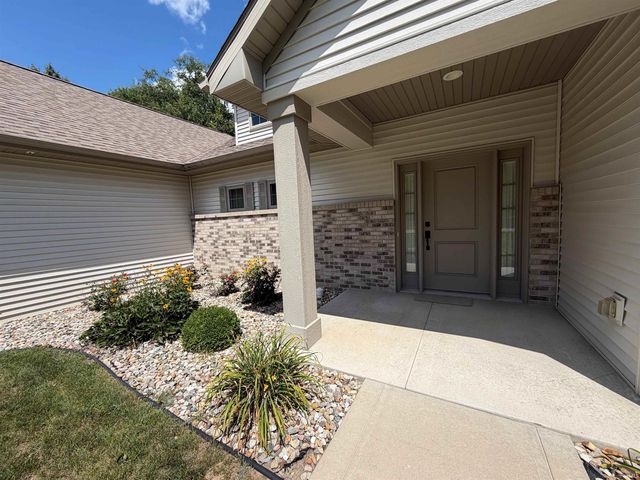 2121 Woodland Estates Drive, Elkhart, IN 46514