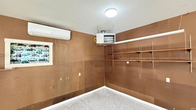 2121 Woodland Estates Drive, Elkhart, IN 46514