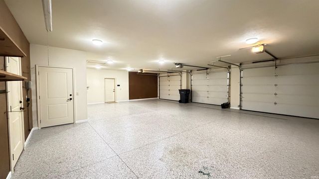 2121 Woodland Estates Drive, Elkhart, IN 46514