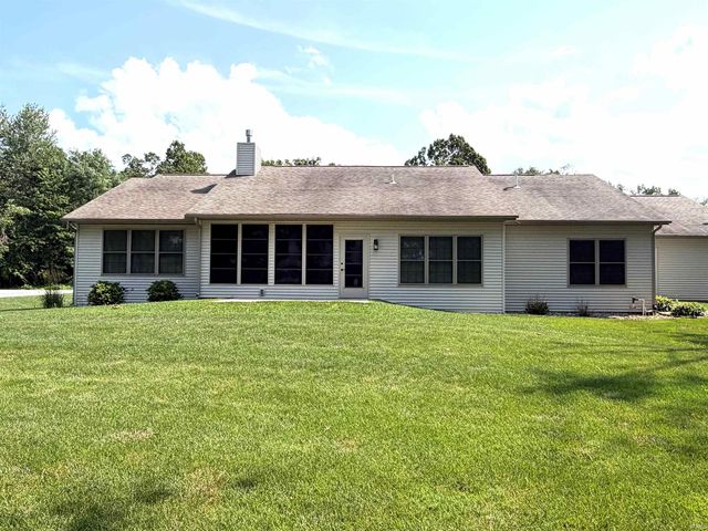 2121 Woodland Estates Drive, Elkhart, IN 46514