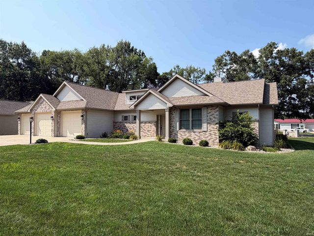 2121 Woodland Estates Drive, Elkhart, IN 46514