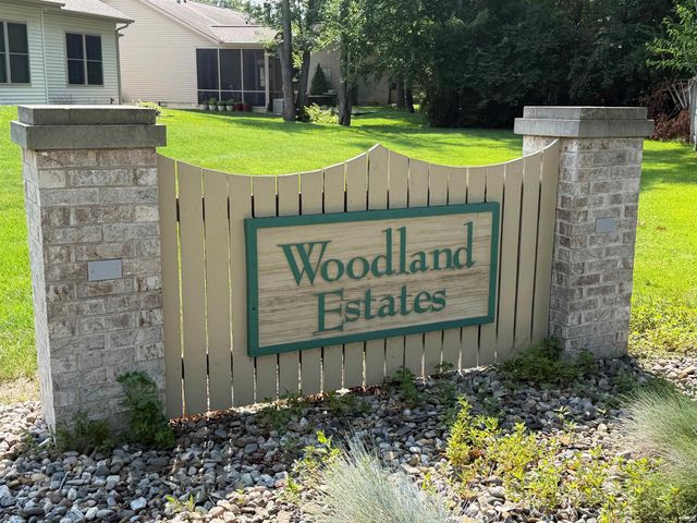 2121 Woodland Estates Drive, Elkhart, IN 46514