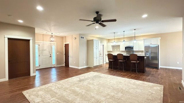 2121 Woodland Estates Drive, Elkhart, IN 46514