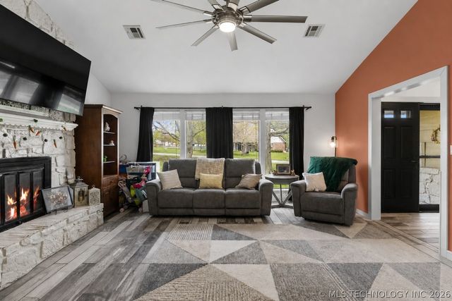 17316 E 109th Street North, Owasso, OK 74055