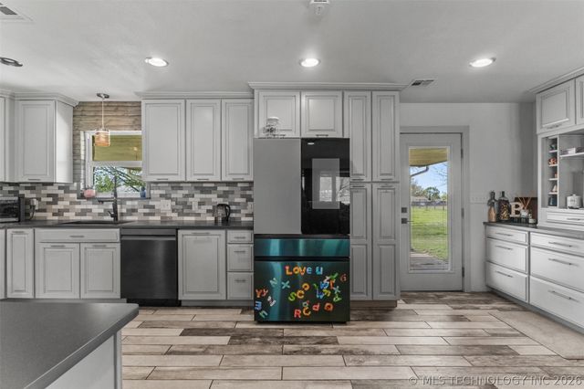 17316 E 109th Street North, Owasso, OK 74055