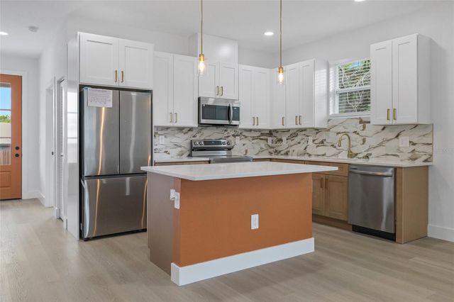 639 W 9TH STREET, Lakeland, FL 33805