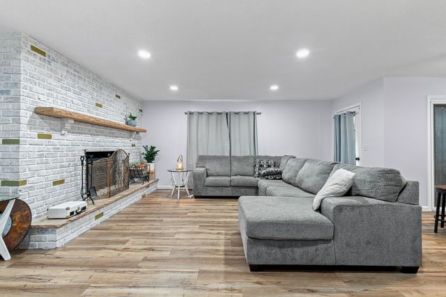 1122 W 59th Street, Davenport, IA 52806