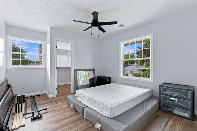 1122 W 59th Street, Davenport, IA 52806