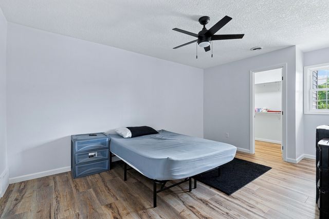 1122 W 59th Street, Davenport, IA 52806