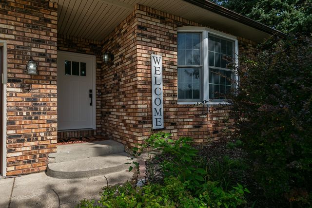 1122 W 59th Street, Davenport, IA 52806
