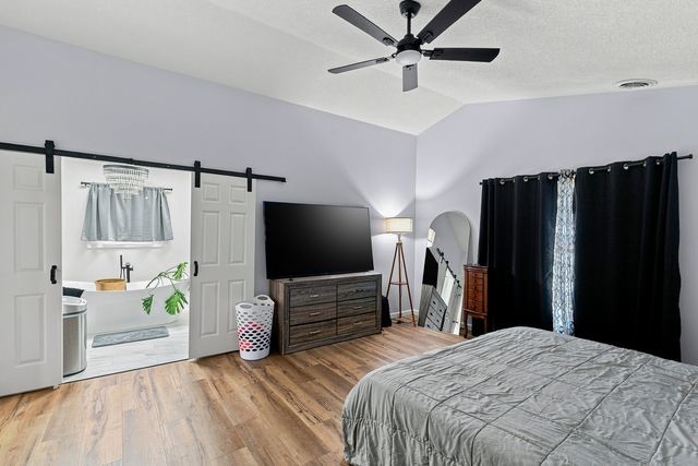 1122 W 59th Street, Davenport, IA 52806