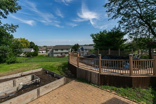 1122 W 59th Street, Davenport, IA 52806