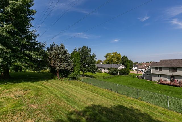 1122 W 59th Street, Davenport, IA 52806