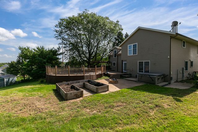 1122 W 59th Street, Davenport, IA 52806