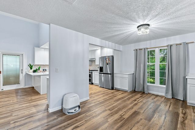 1122 W 59th Street, Davenport, IA 52806