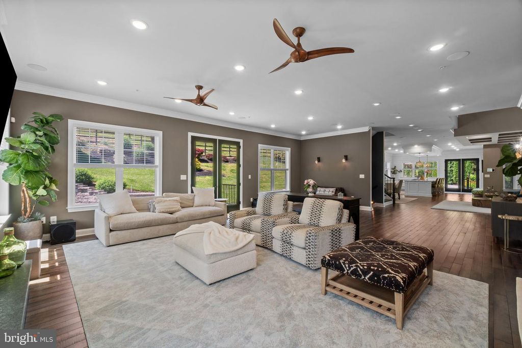Image 12 of property listing at 10907 HOLLOW RD, Cockeysville, MD 21030
