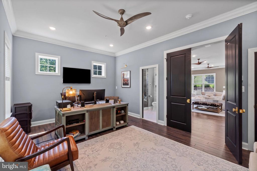 Image 14 of property listing at 10907 HOLLOW RD, Cockeysville, MD 21030