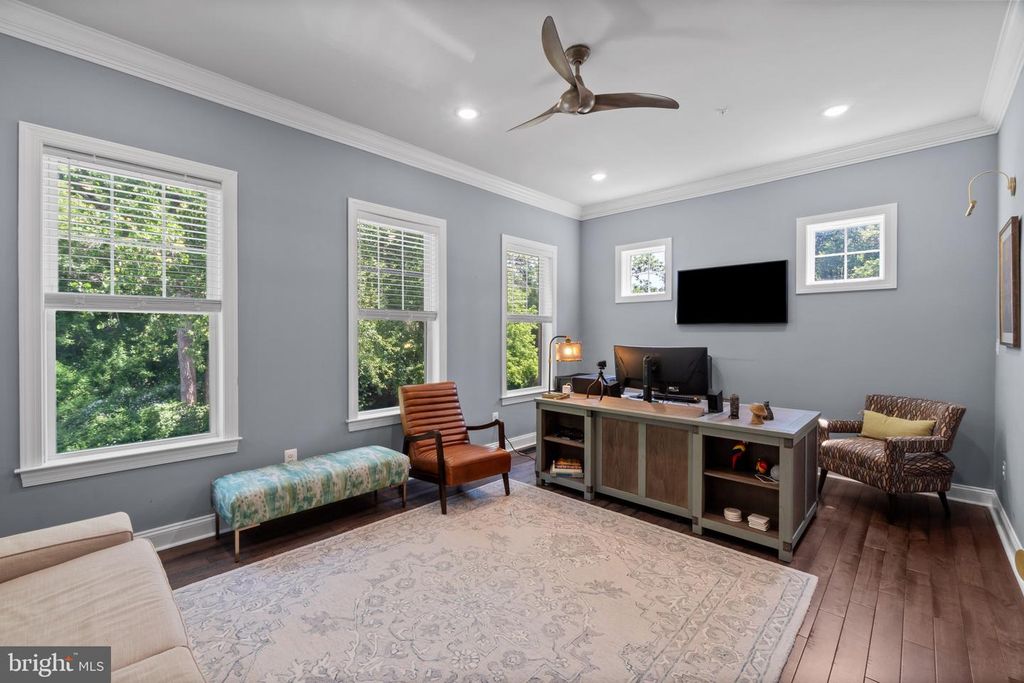 Image 15 of property listing at 10907 HOLLOW RD, Cockeysville, MD 21030