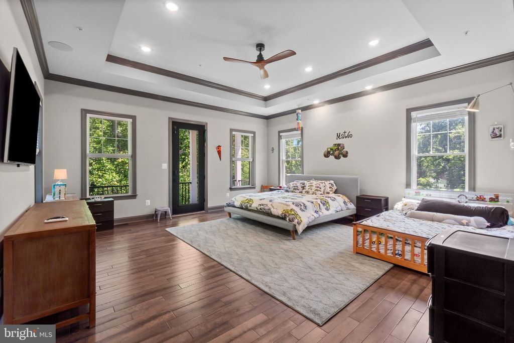 Image 25 of property listing at 10907 HOLLOW RD, Cockeysville, MD 21030