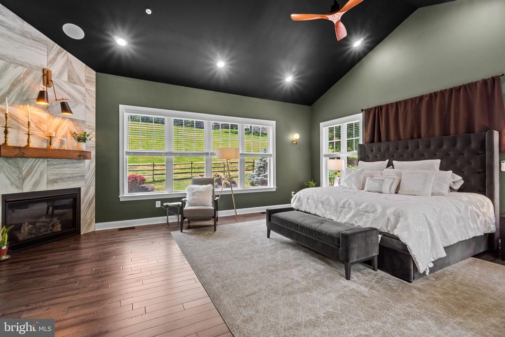 Image 30 of property listing at 10907 HOLLOW RD, Cockeysville, MD 21030