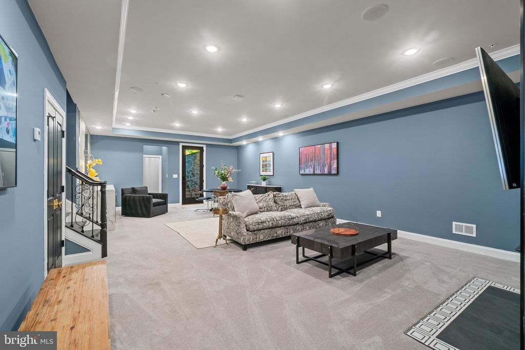 Image 36 of property listing at 10907 HOLLOW RD, Cockeysville, MD 21030