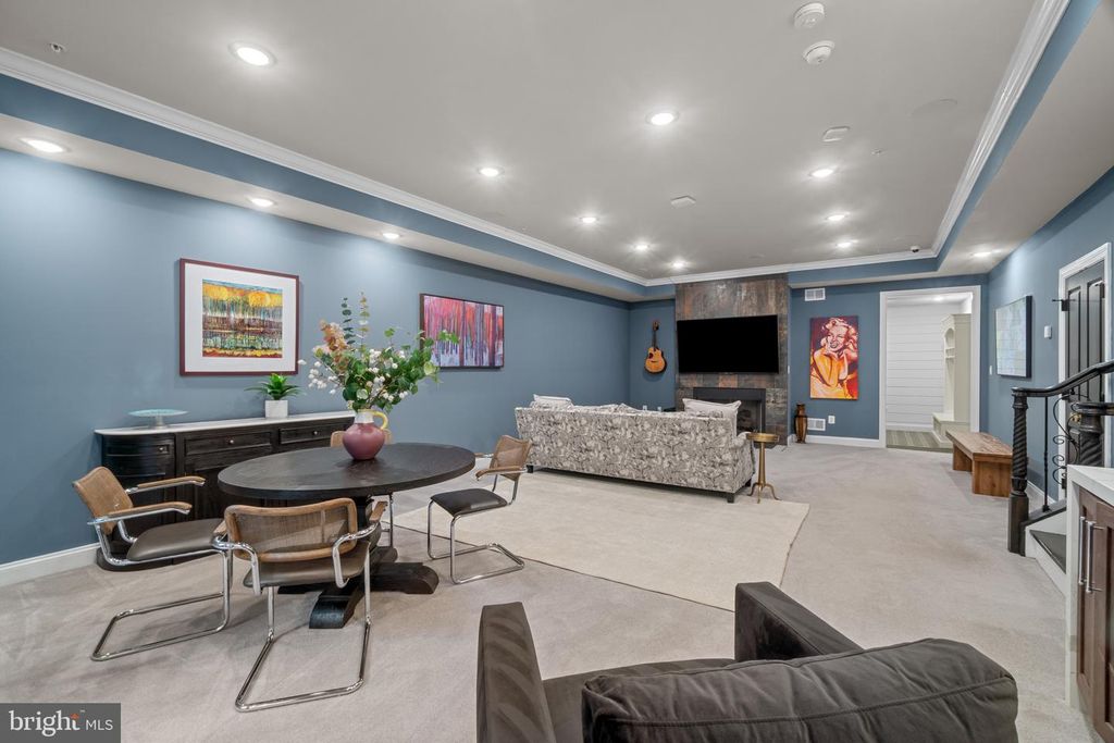 Image 37 of property listing at 10907 HOLLOW RD, Cockeysville, MD 21030