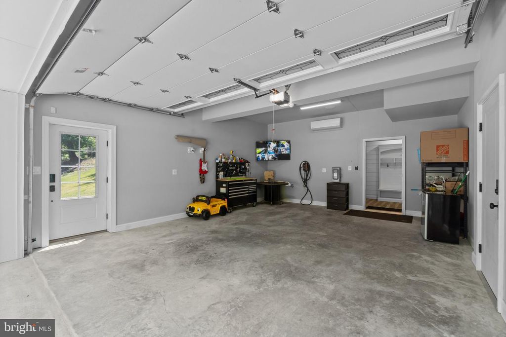 Image 40 of property listing at 10907 HOLLOW RD, Cockeysville, MD 21030