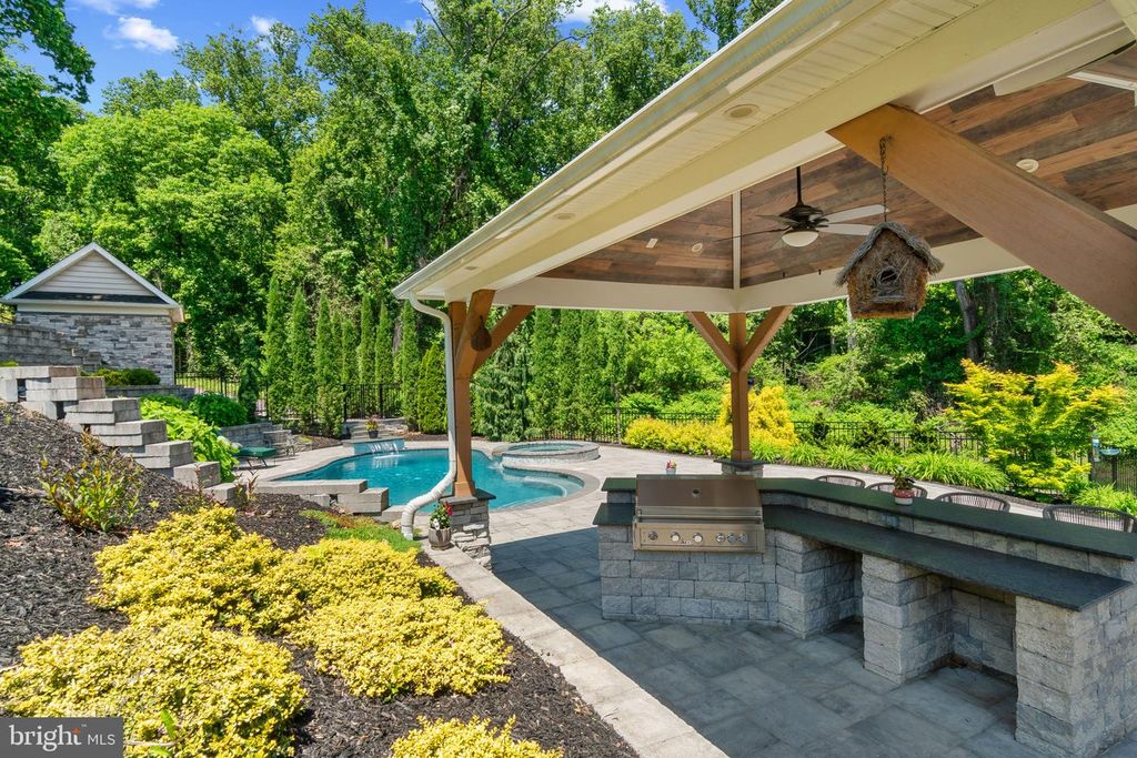 Image 46 of property listing at 10907 HOLLOW RD, Cockeysville, MD 21030