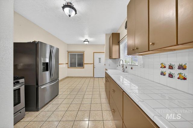 219 16th Ave. S, Nampa, ID 83651