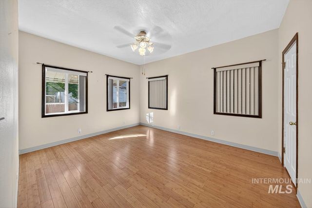 219 16th Ave. S, Nampa, ID 83651