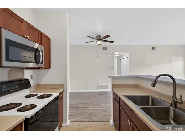 911 S Zeno Way 102, Aurora, CO 80017