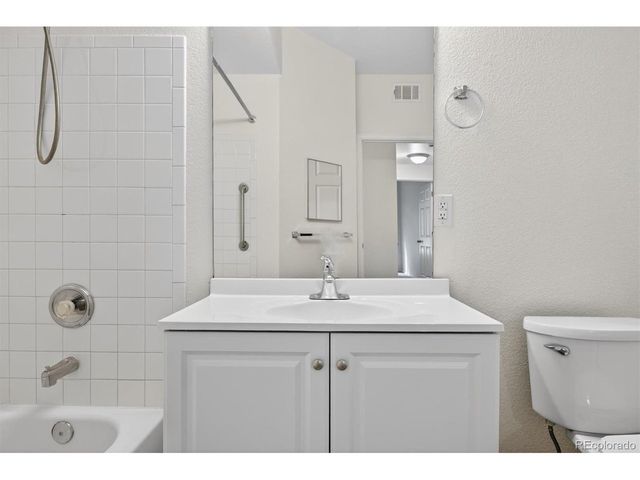 911 S Zeno Way 102, Aurora, CO 80017