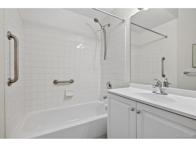 911 S Zeno Way 102, Aurora, CO 80017