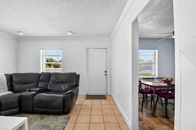 5721 Coconut Road, West Palm Beach, FL 33413