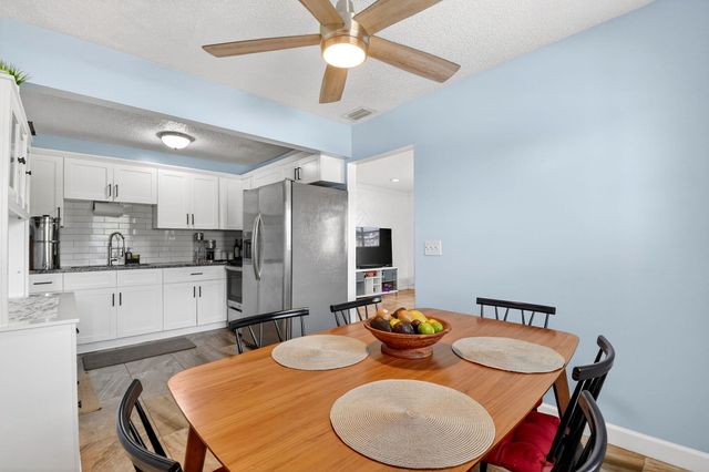 5721 Coconut Road, West Palm Beach, FL 33413