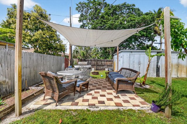 5721 Coconut Road, West Palm Beach, FL 33413