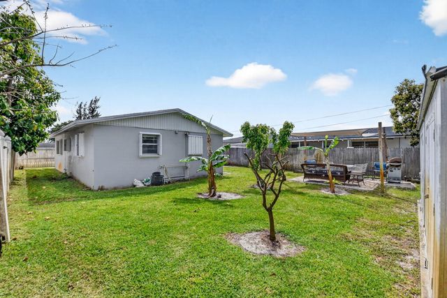 5721 Coconut Road, West Palm Beach, FL 33413