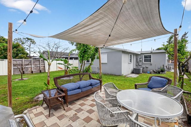 5721 Coconut Road, West Palm Beach, FL 33413