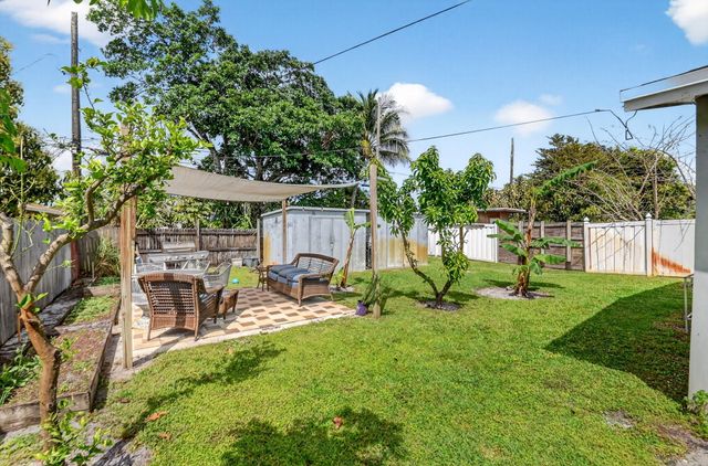 5721 Coconut Road, West Palm Beach, FL 33413