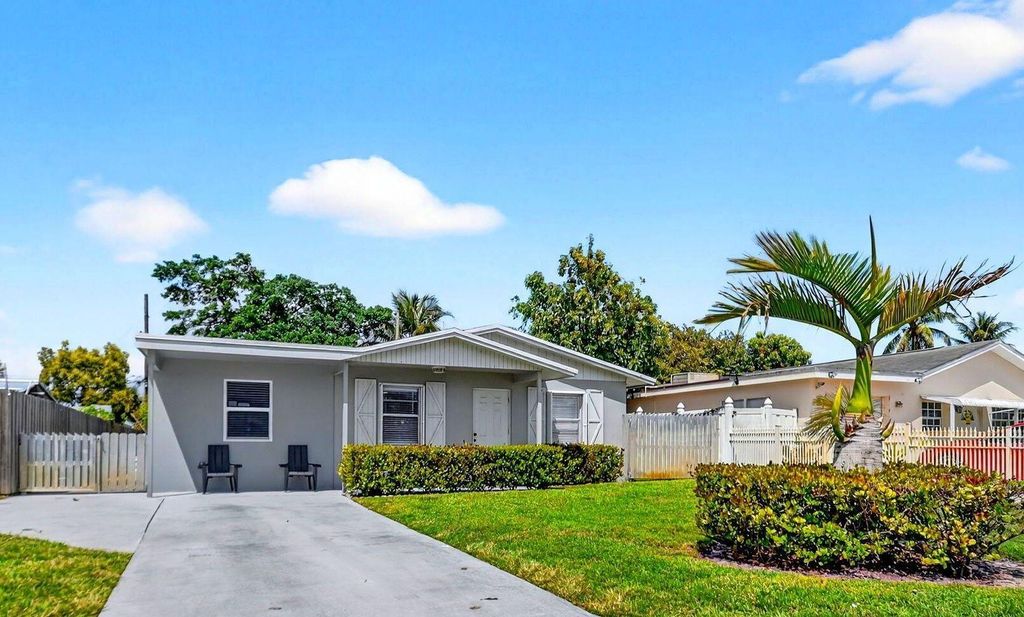 5721 Coconut Road, West Palm Beach, FL 33413