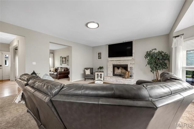 501 Oxborough Court, St Peters, MO 63376