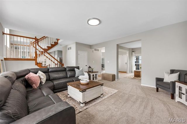 501 Oxborough Court, St Peters, MO 63376