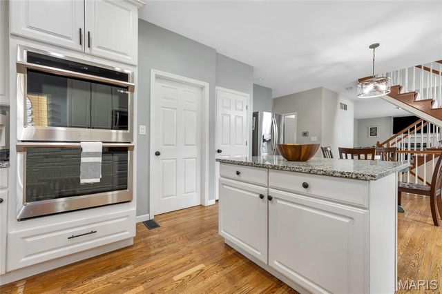 501 Oxborough Court, St Peters, MO 63376