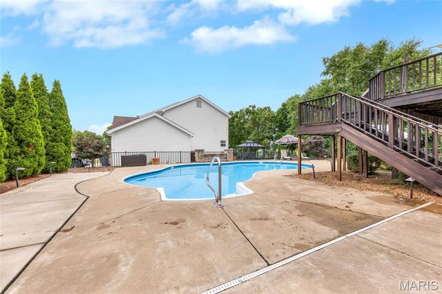 501 Oxborough Court, St Peters, MO 63376